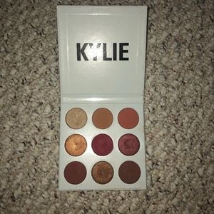 Kylie Burgundy Palette